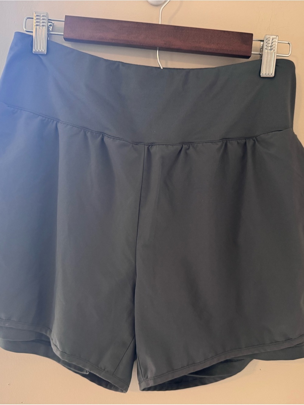 Ksmien Grey 2 in 1 High Waisted Running Shorts With Liner Pockets Size M